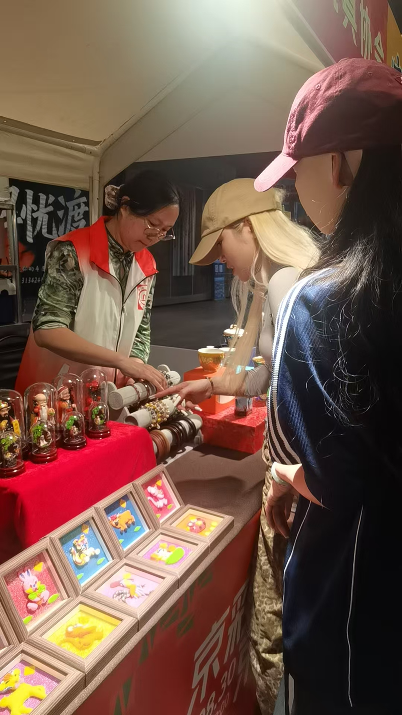 杜静特写-1.jpg 杜静特写-1.jpg