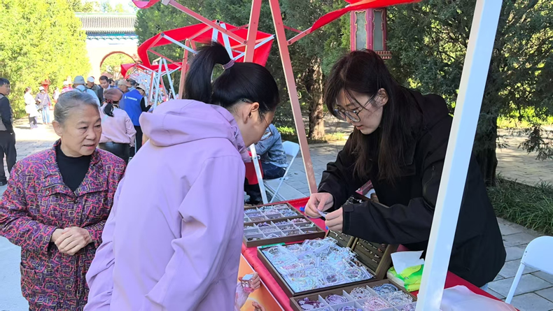 李拍蜡果-1.jpg 李拍蜡果-1.jpg